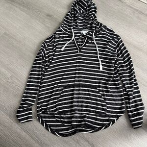Market & Spruce Charcoal and White Hooded Sweater
